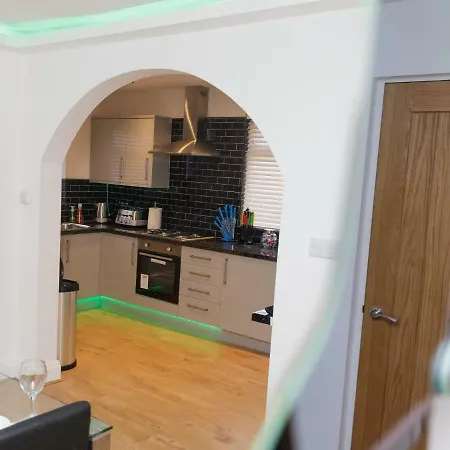 Holiday home Sycamore House *